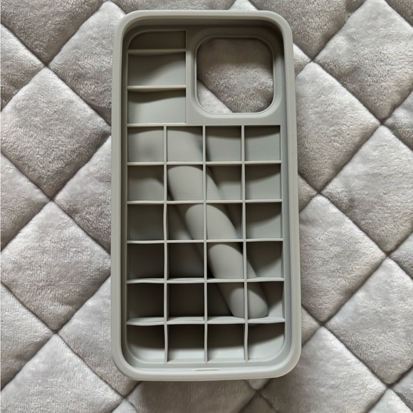 RHODE Lip Case - Picture 2 of 3